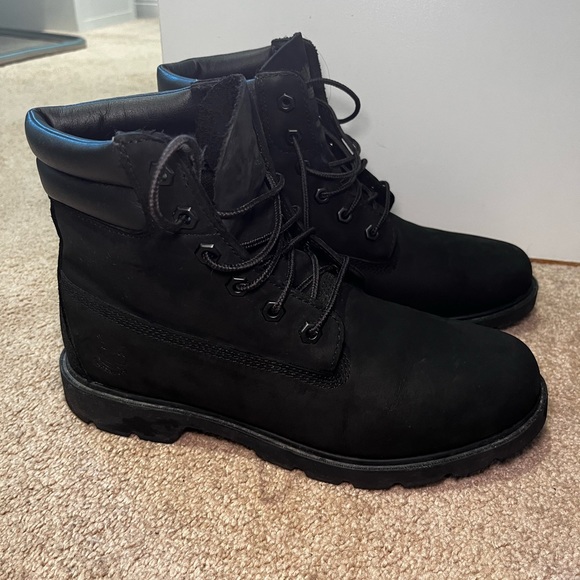 Black Timberlands - Picture 1 of 4